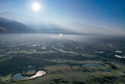 (Francisco Kjolseth  | The Salt Lake Tribune) Inversion conditions in the Salt Lake valley trap small particle pollutants as air quality continues to deteriorate on Friday, Dec. 6, 2024.